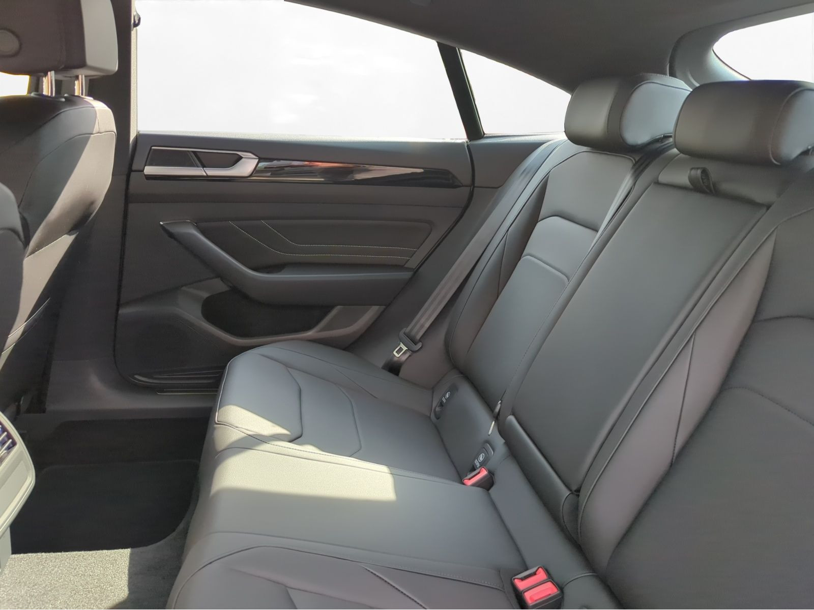 Volkswagen - Arteon_5