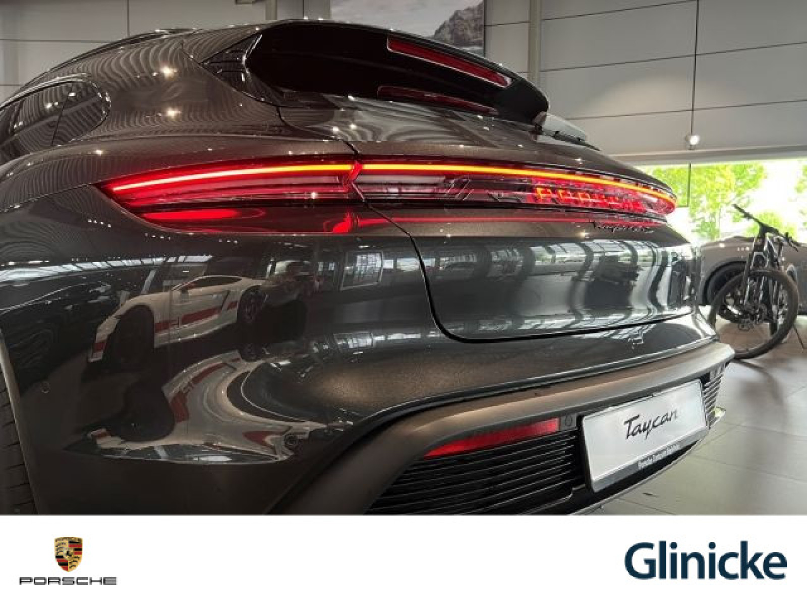 Porsche - Taycan_30