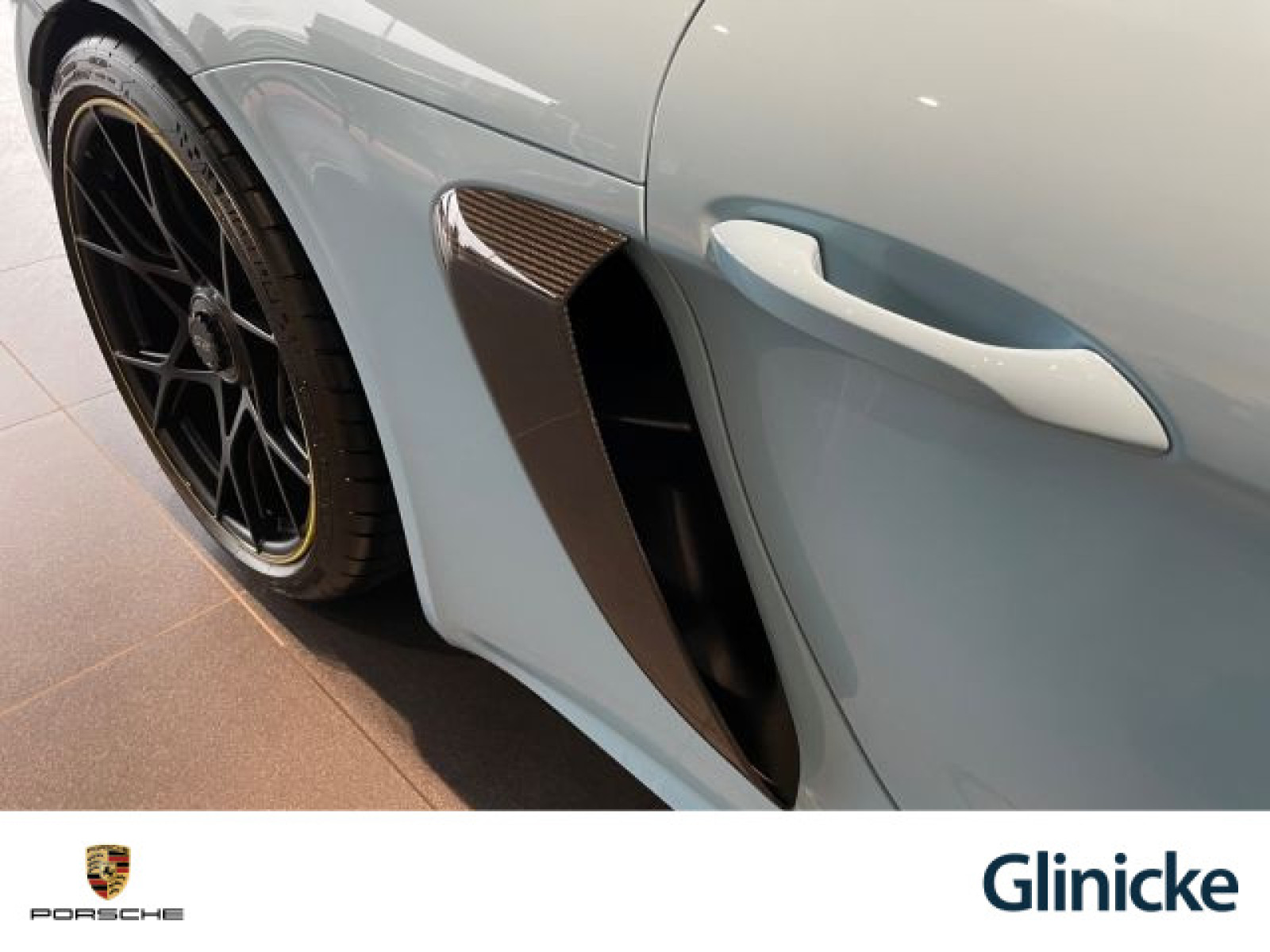 Porsche - Cayman_11