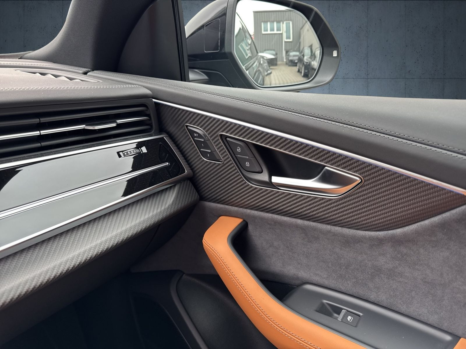 Audi - RS Q8_28