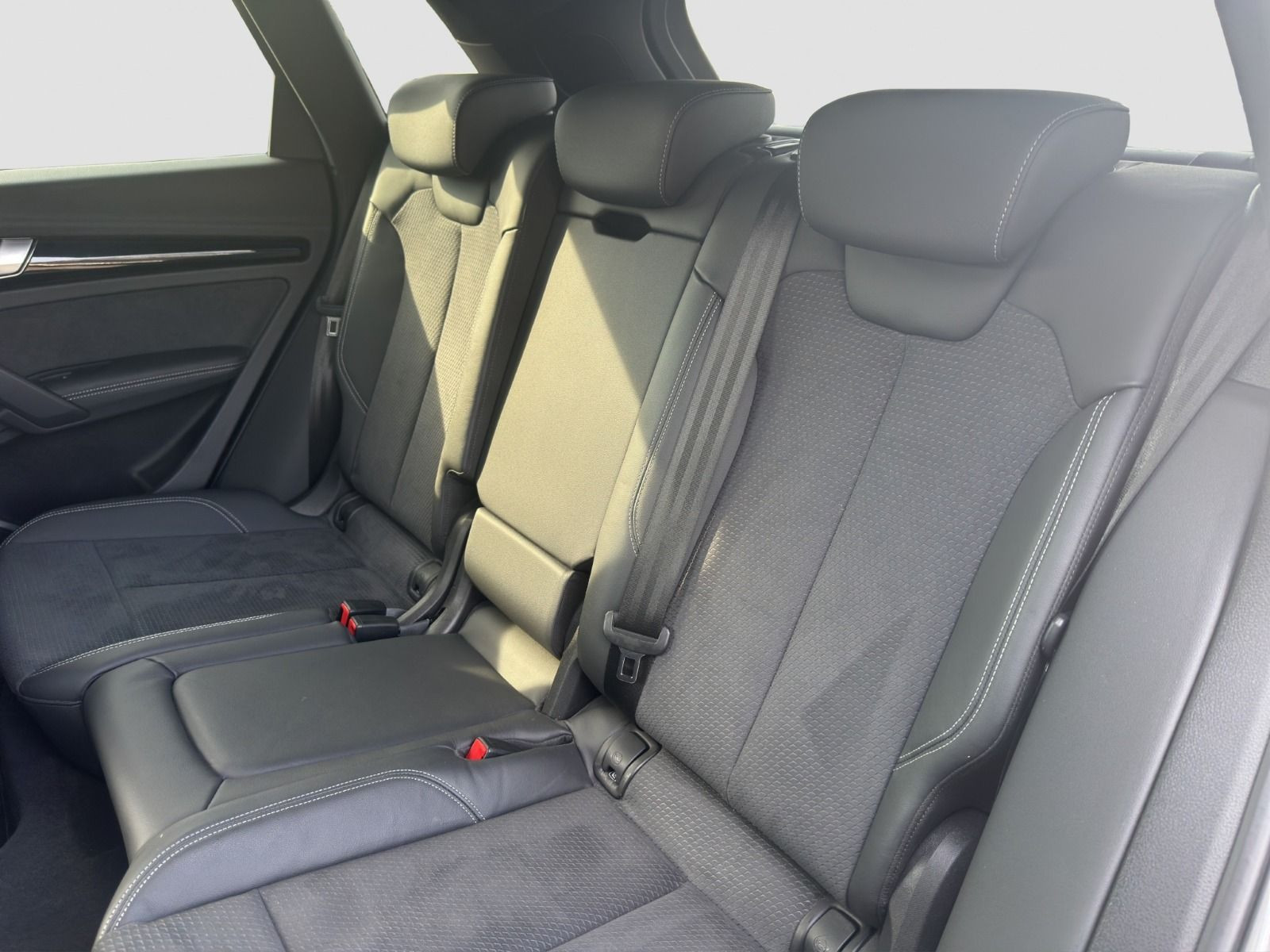Audi - Q5_12