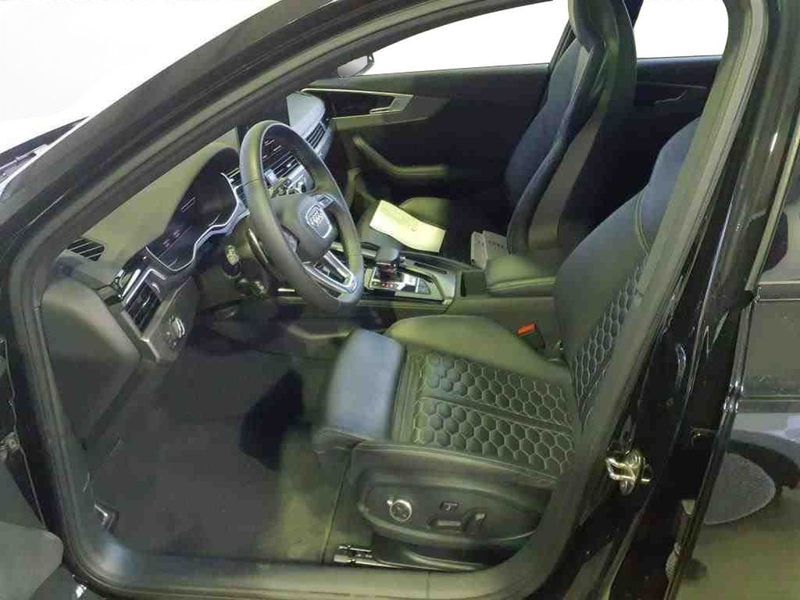 Audi - RS 4 Avant_5