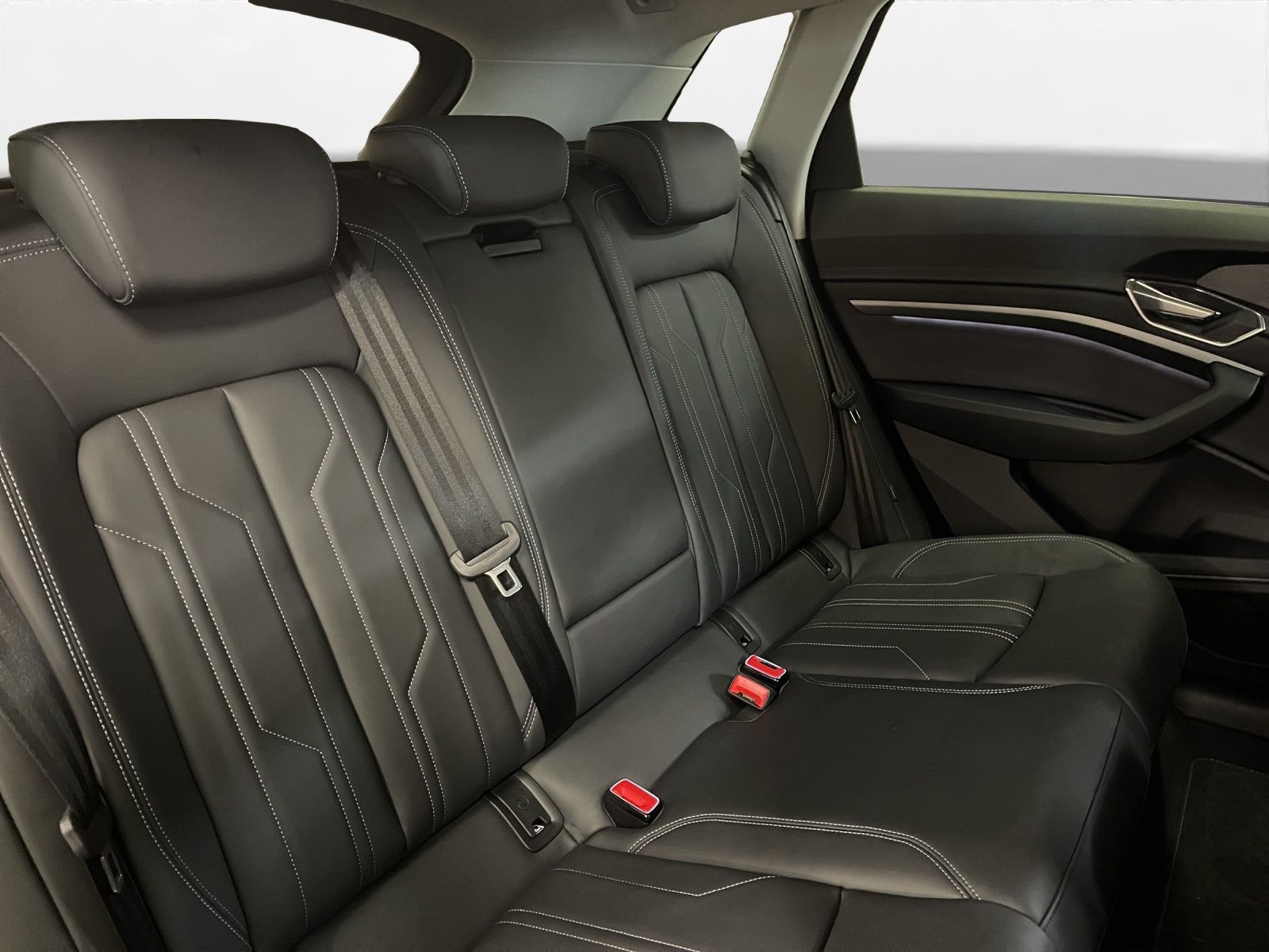 Audi - Q8 e-tron_17