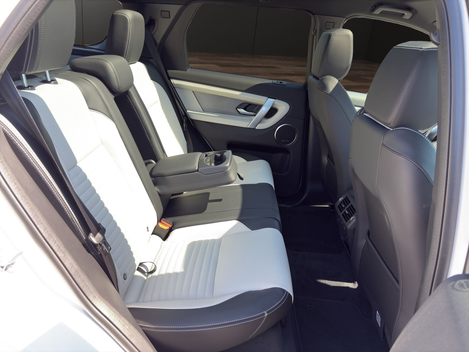 Land Rover - Discovery Sport_8