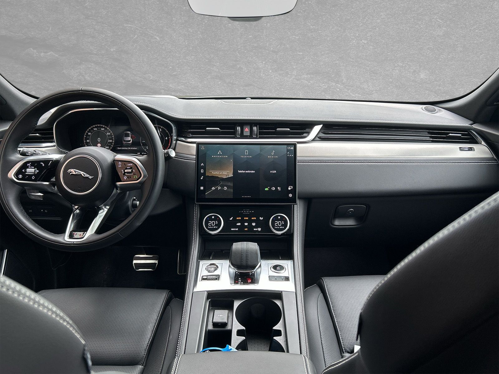 Jaguar - F-Pace_4