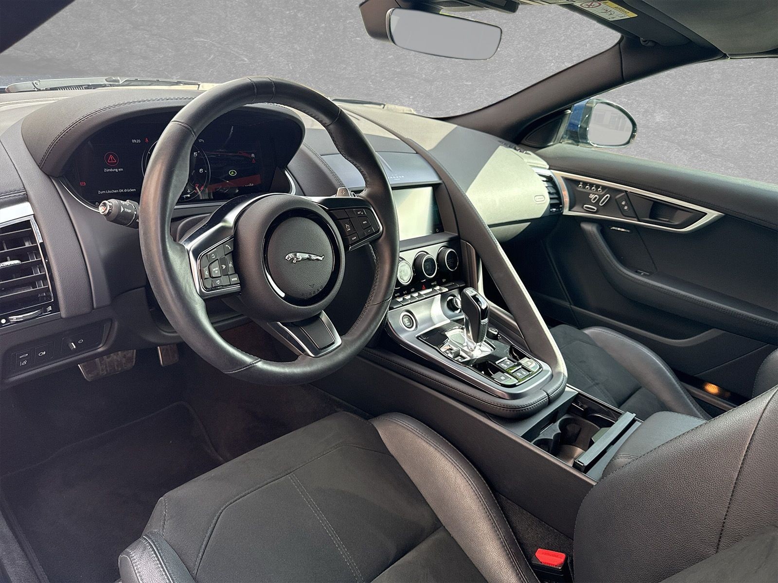 Jaguar - F-Type_4