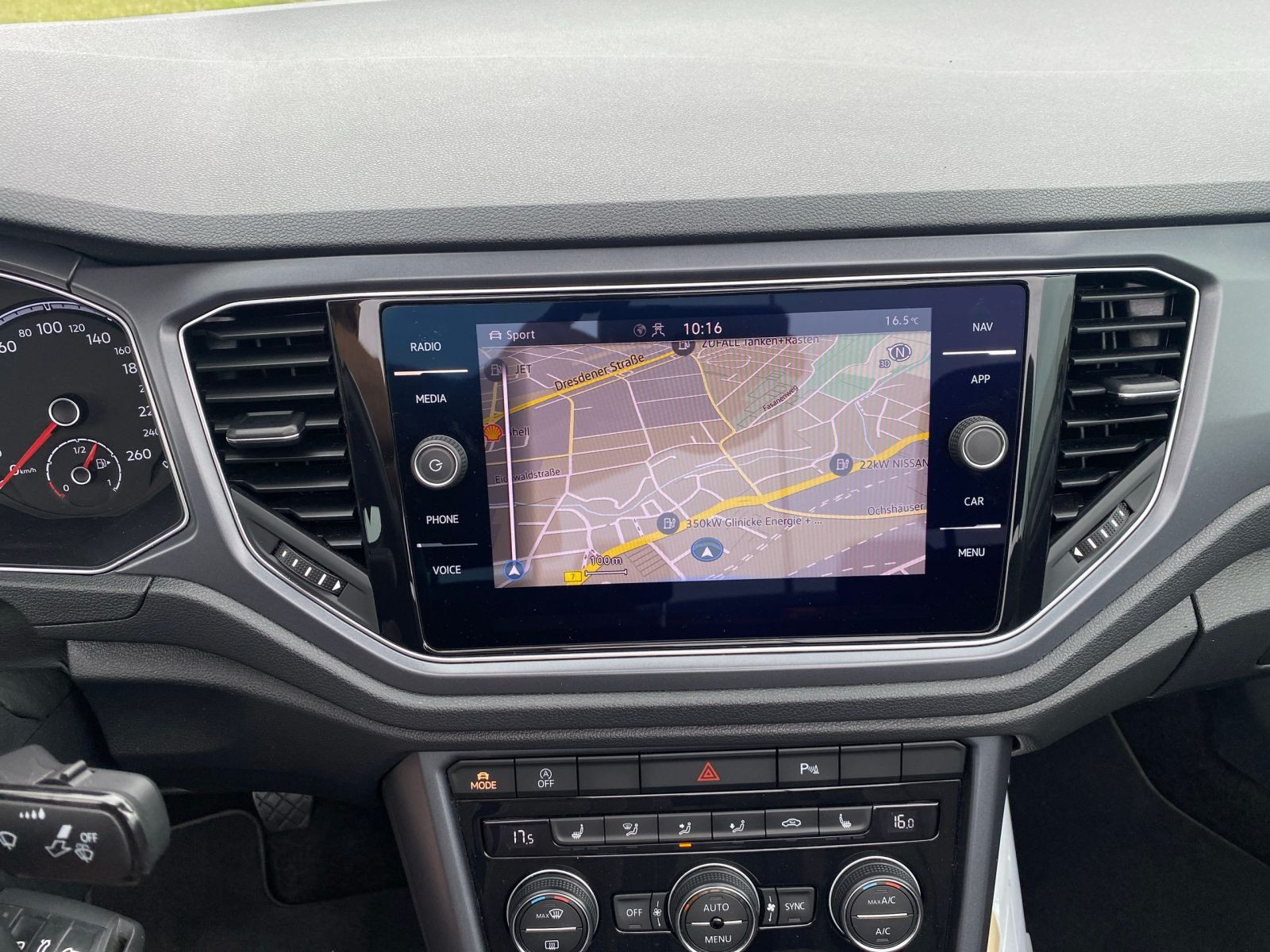 Volkswagen - T-Roc Cabriolet_12