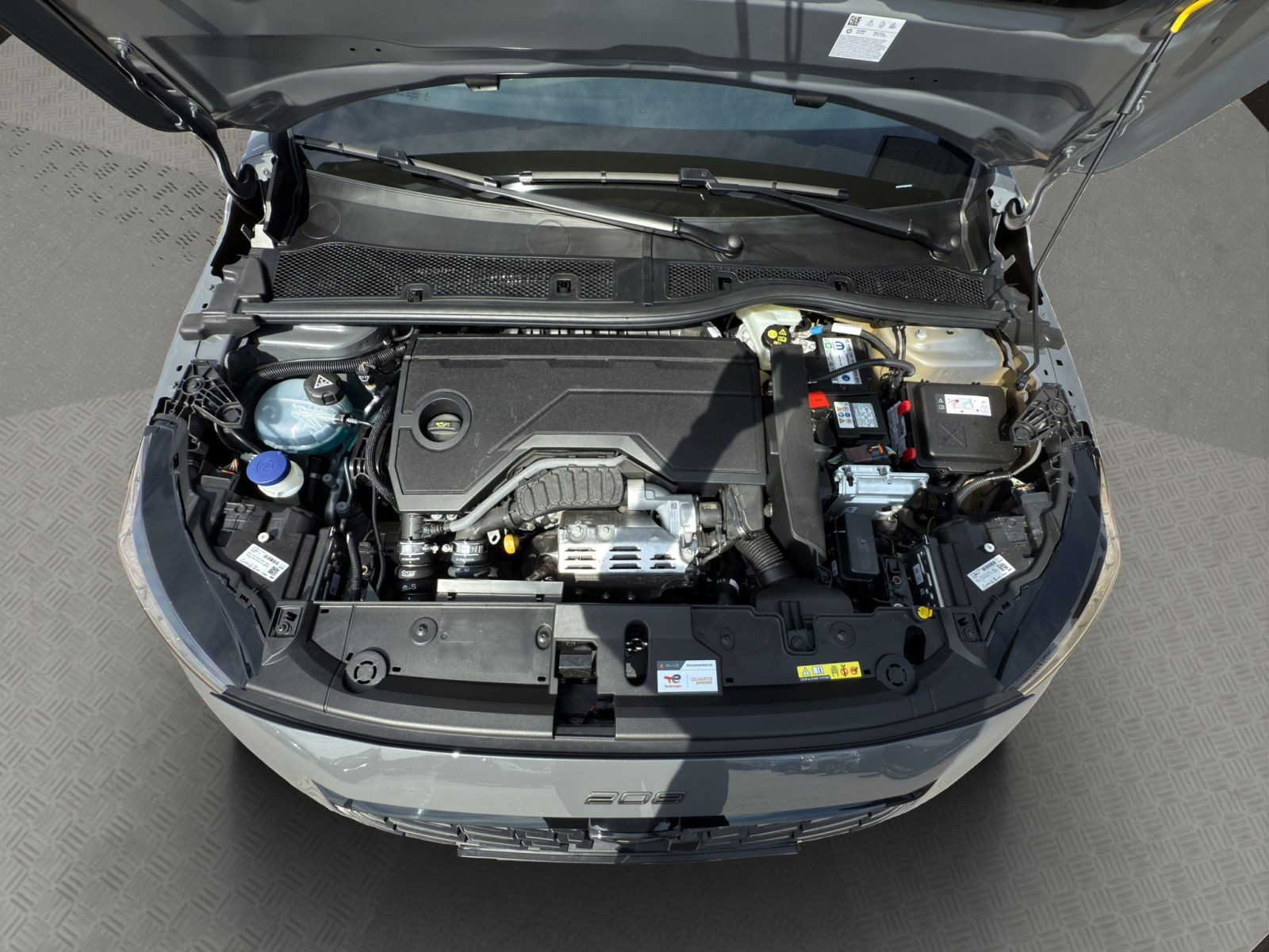 Peugeot - 208_19