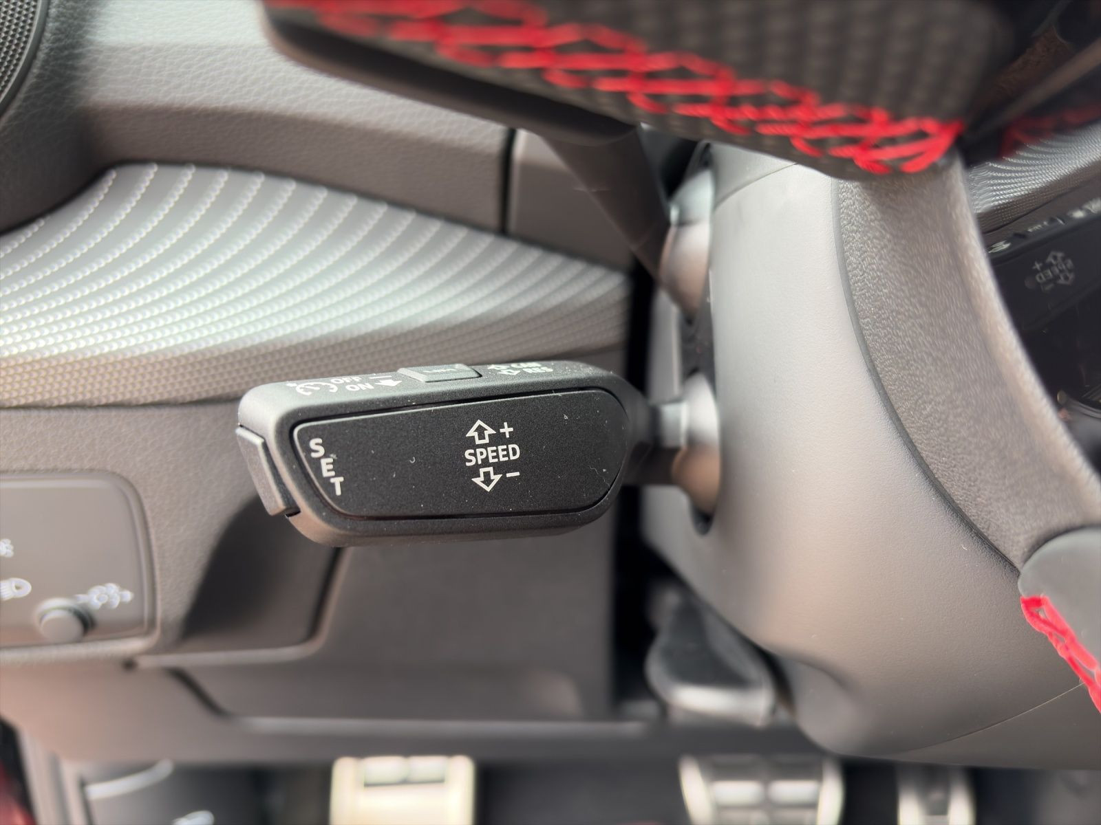 Audi - Q2_21