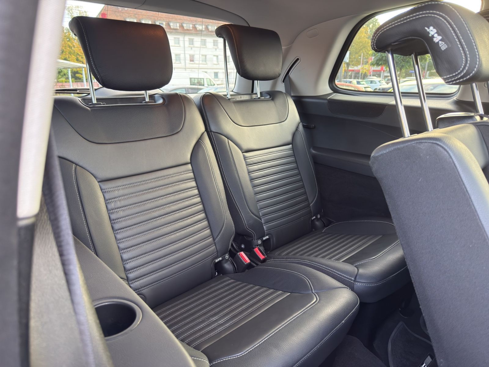 Mercedes-Benz - GLS 400_13