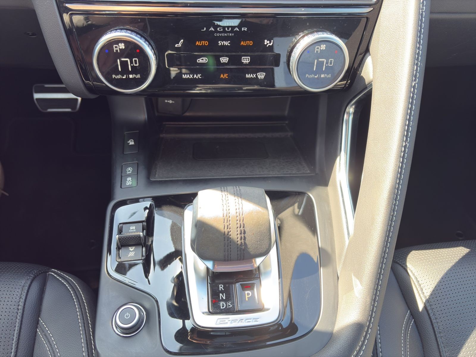 Jaguar - E-Pace_15