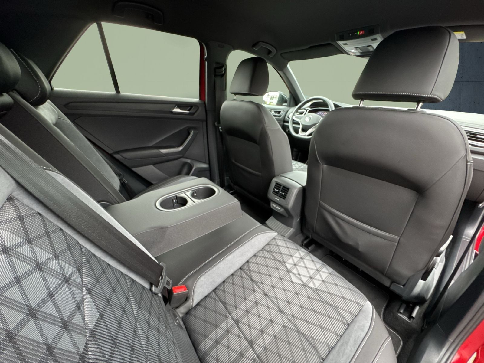 Volkswagen - T-Roc_21