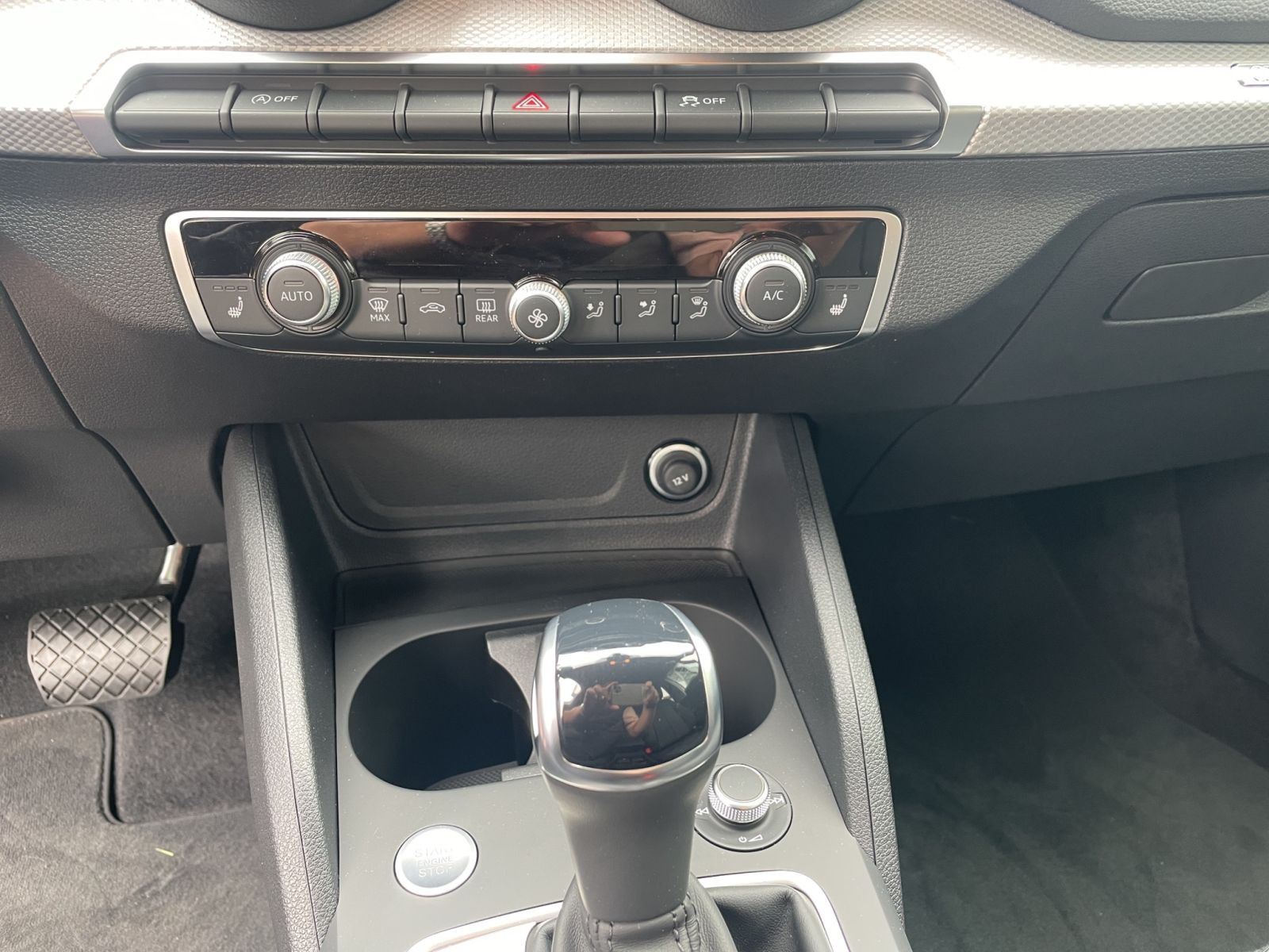 Audi - Q2_13