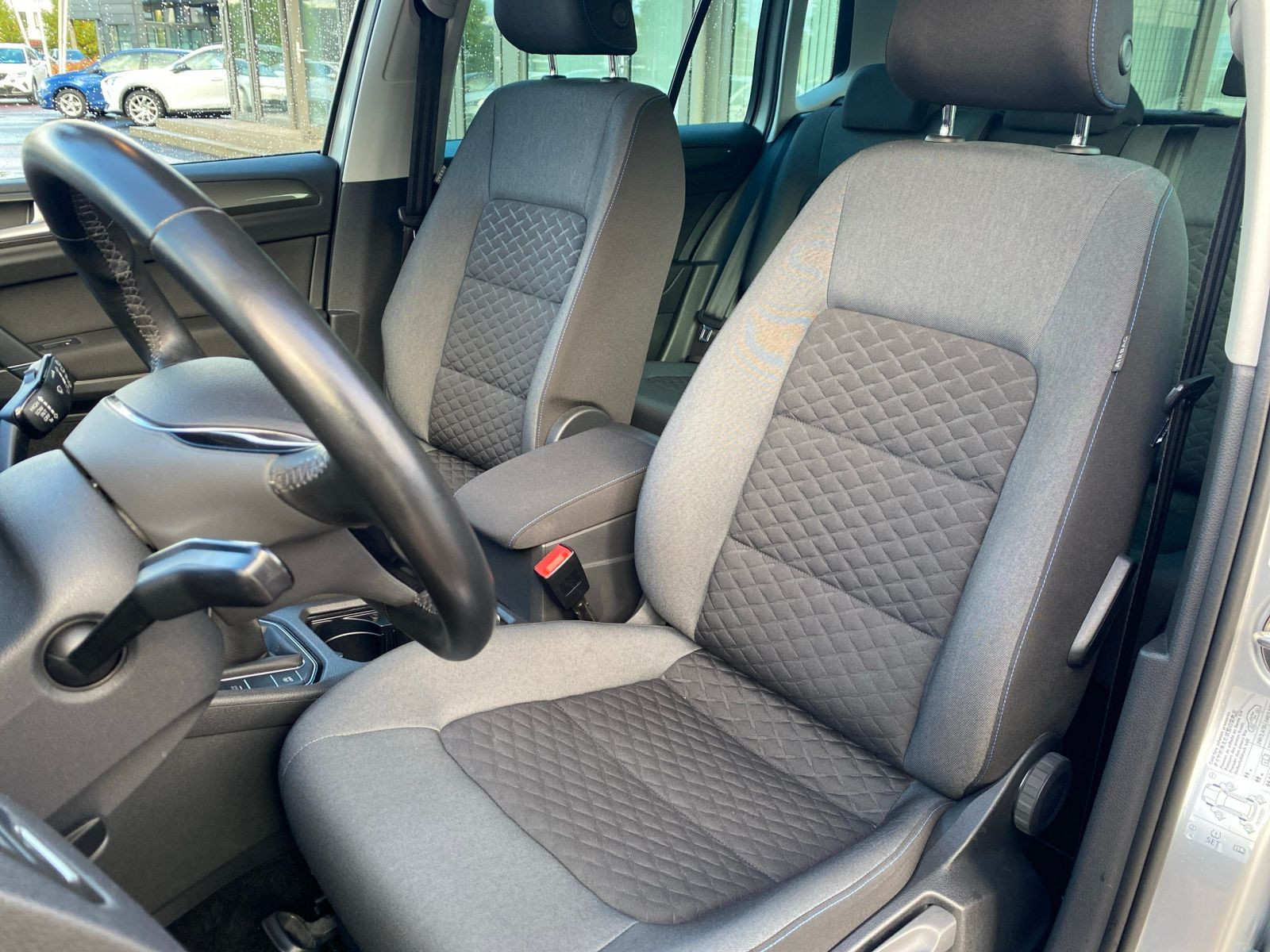 Volkswagen - Golf Sportsvan_11