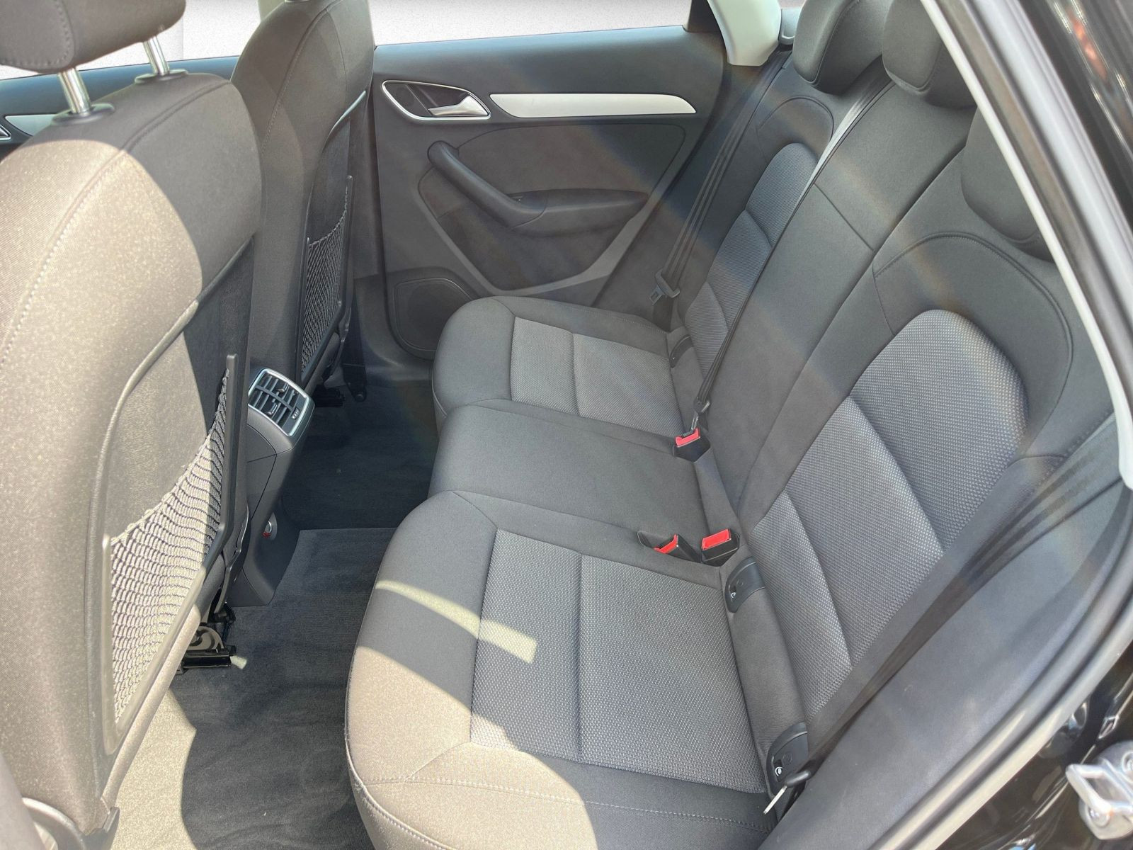 Audi - Q3_14