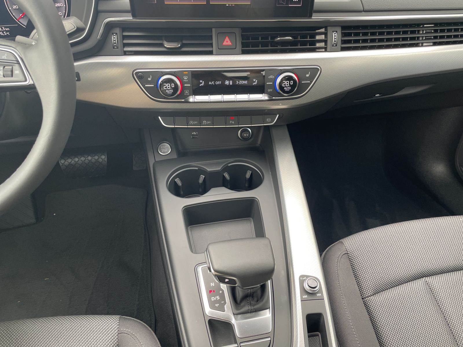 Audi - A4 Limousine_13