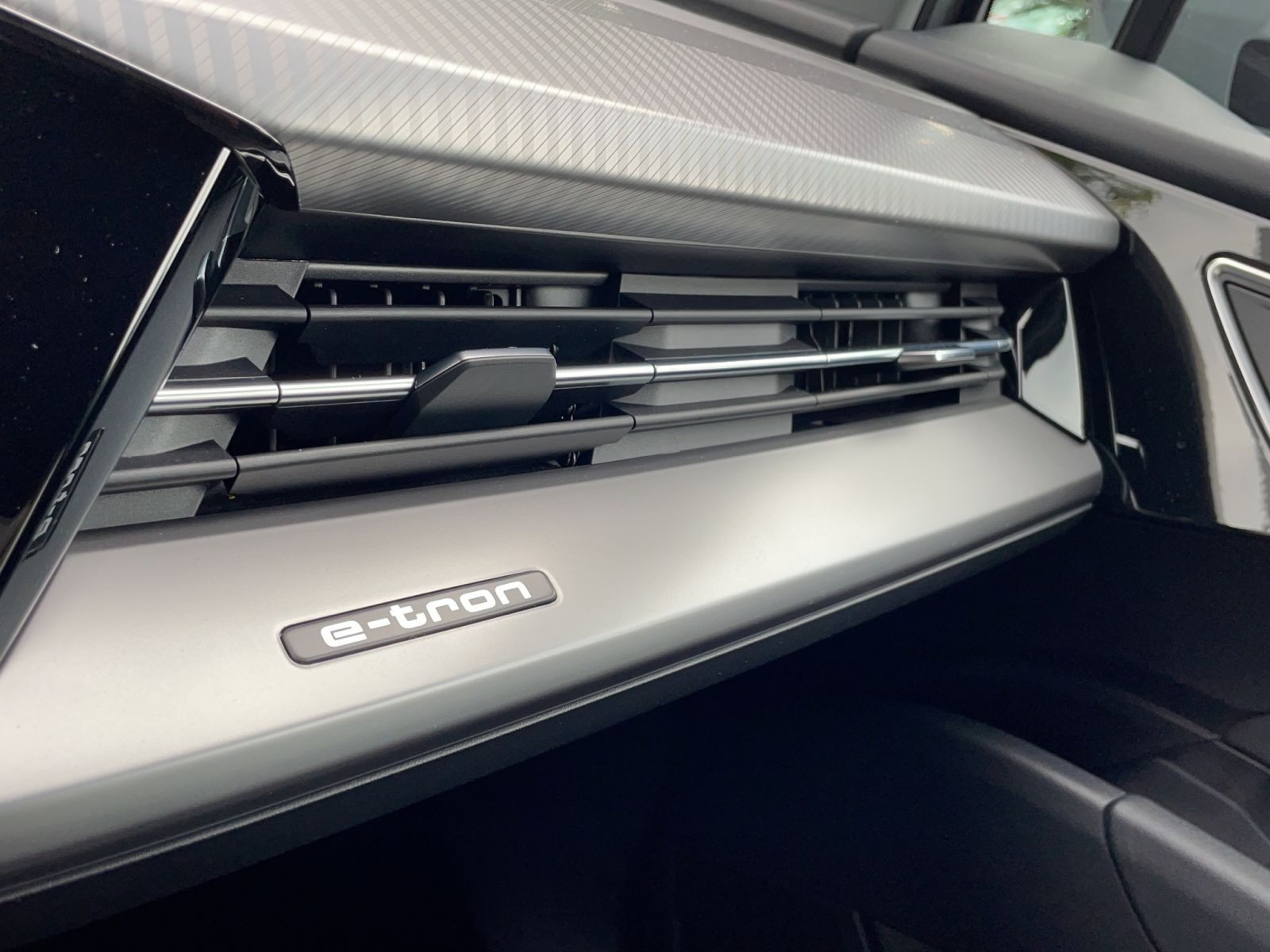 Audi - Q4 Sportback e-tron_25