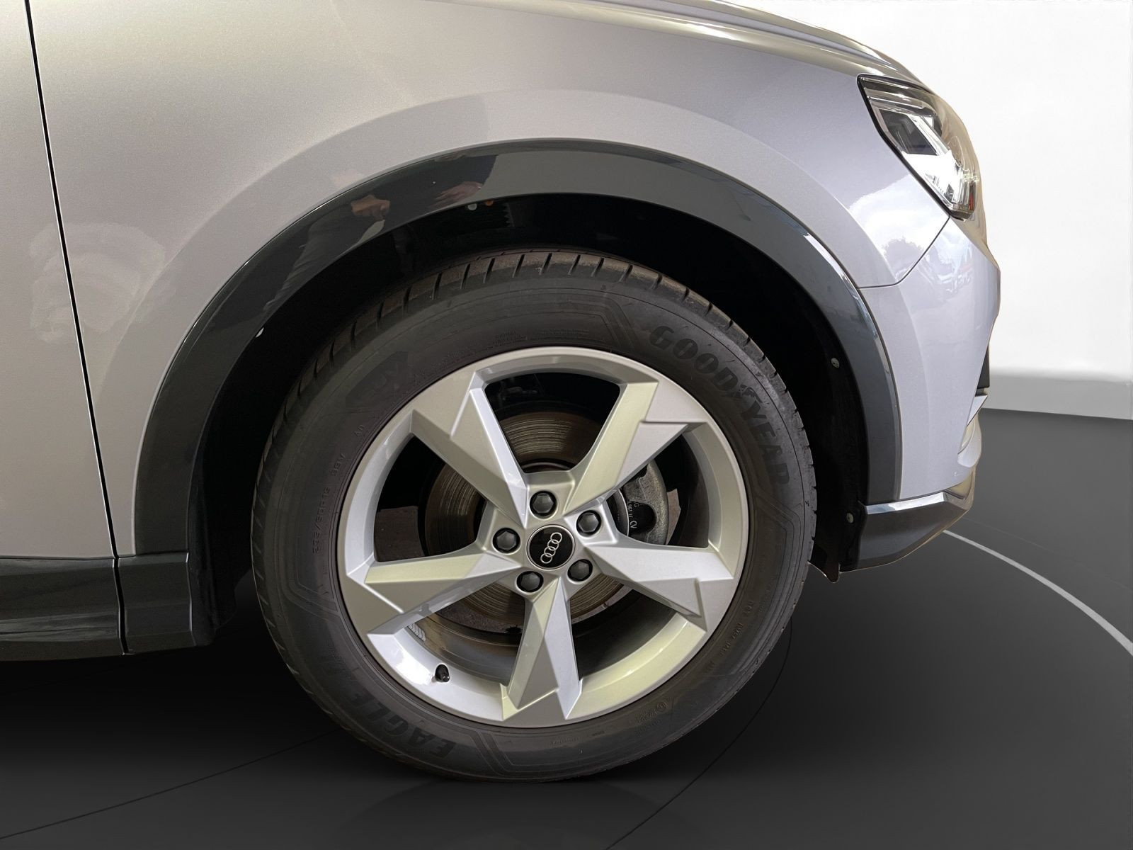 Audi - Q3_15 Audi - Q3_15