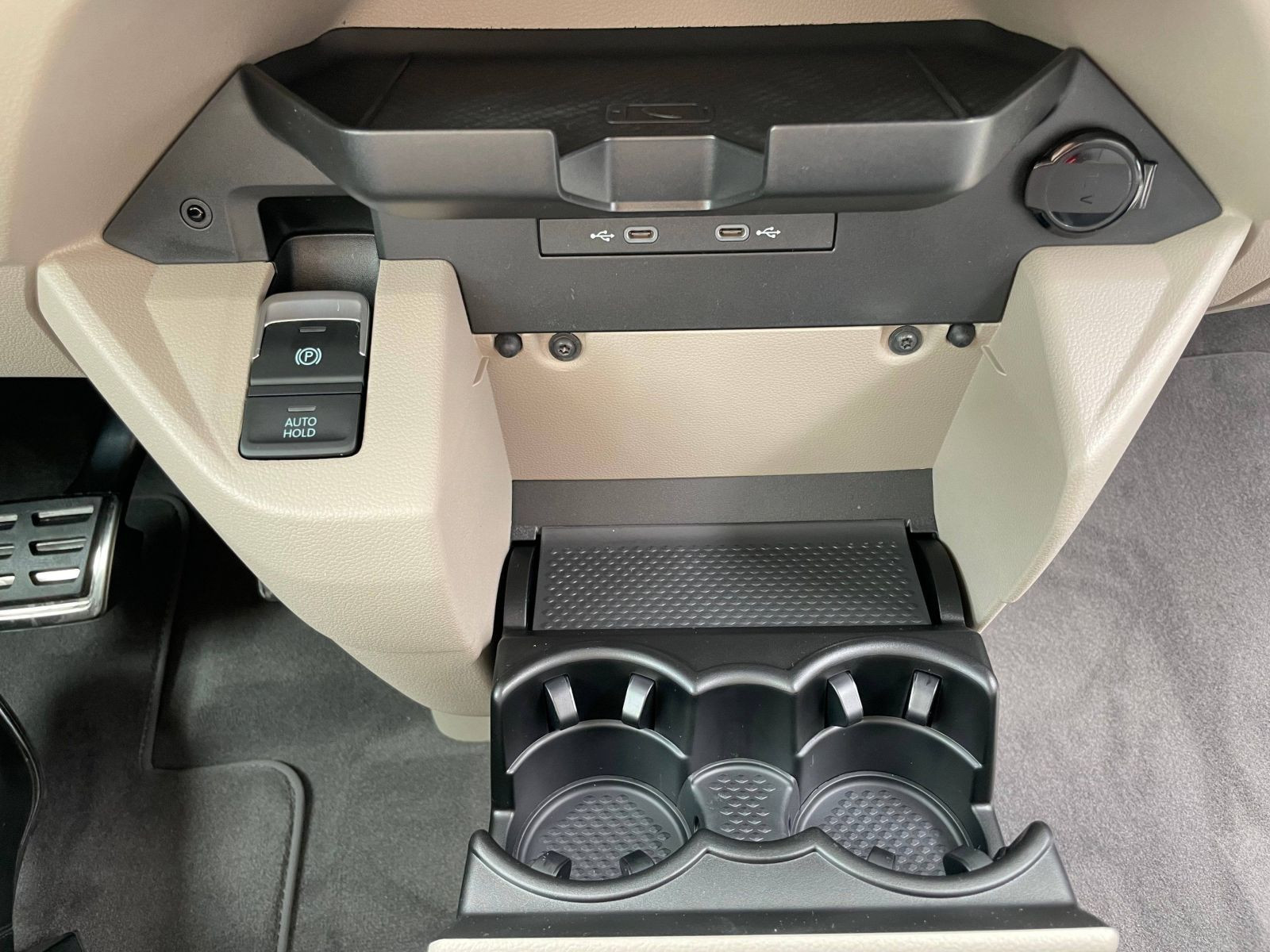 Volkswagen - Multivan_13