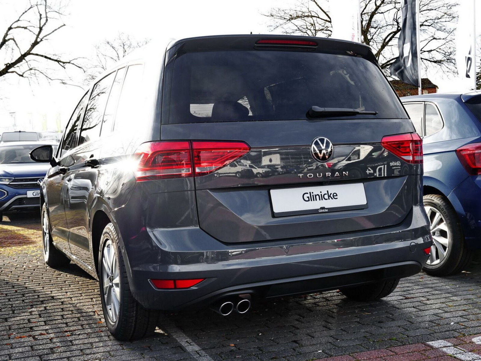 Volkswagen - Touran_2