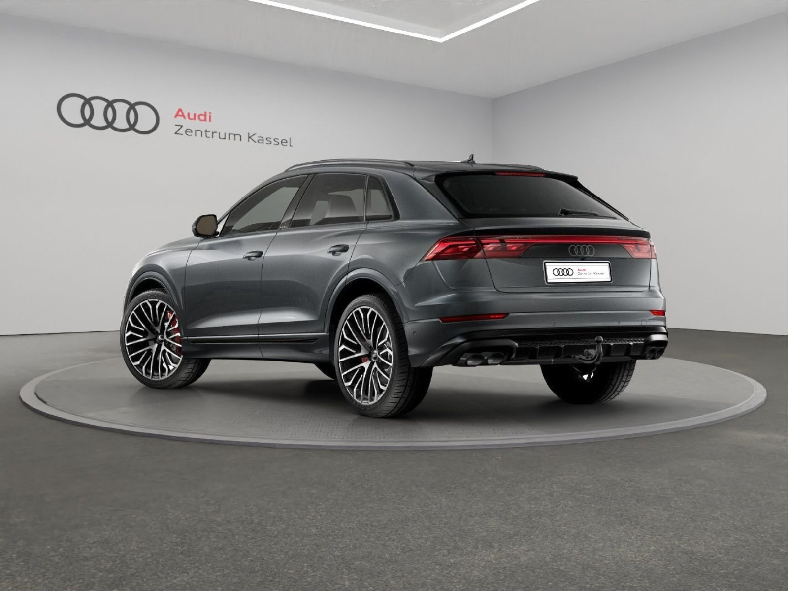 Audi - SQ8_5