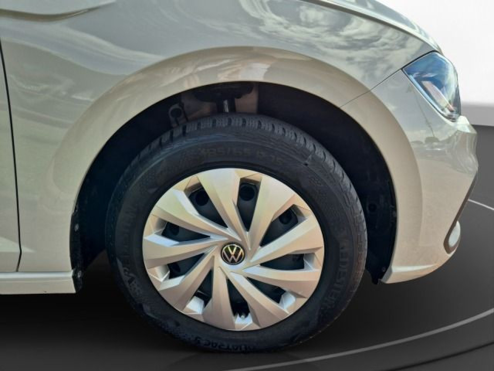 Volkswagen - Polo_13