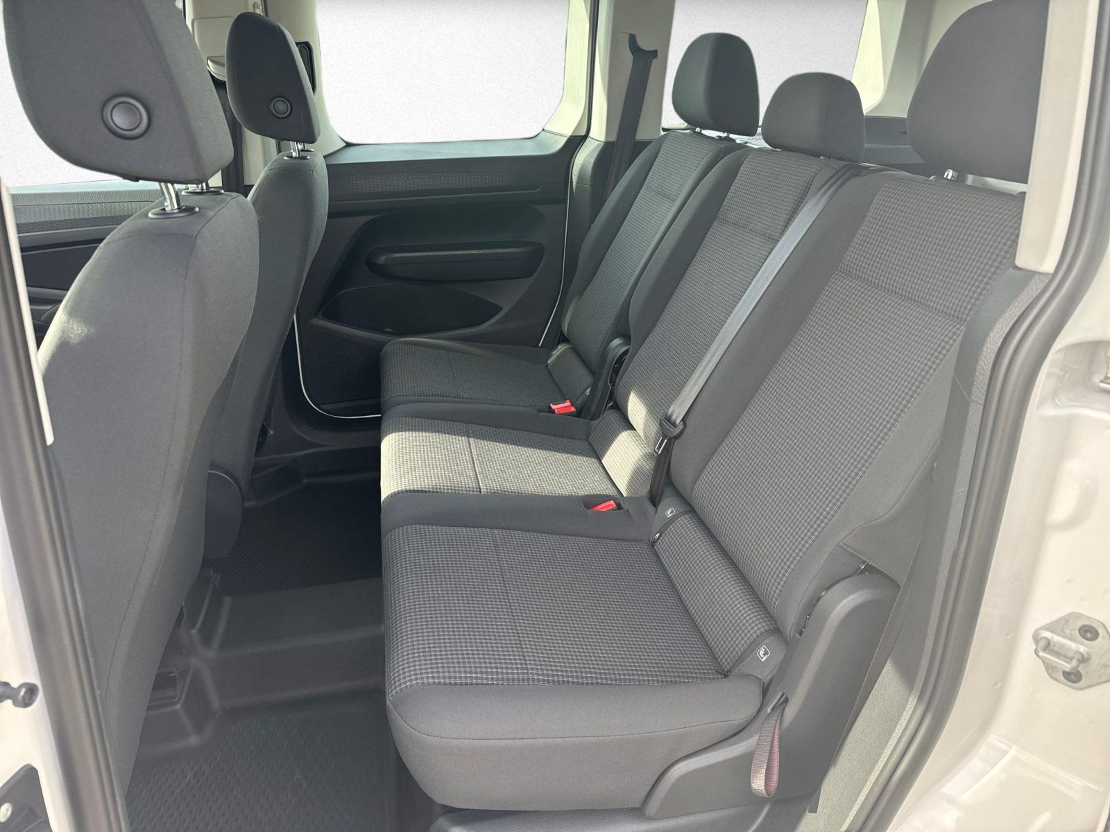 Volkswagen - Caddy_13