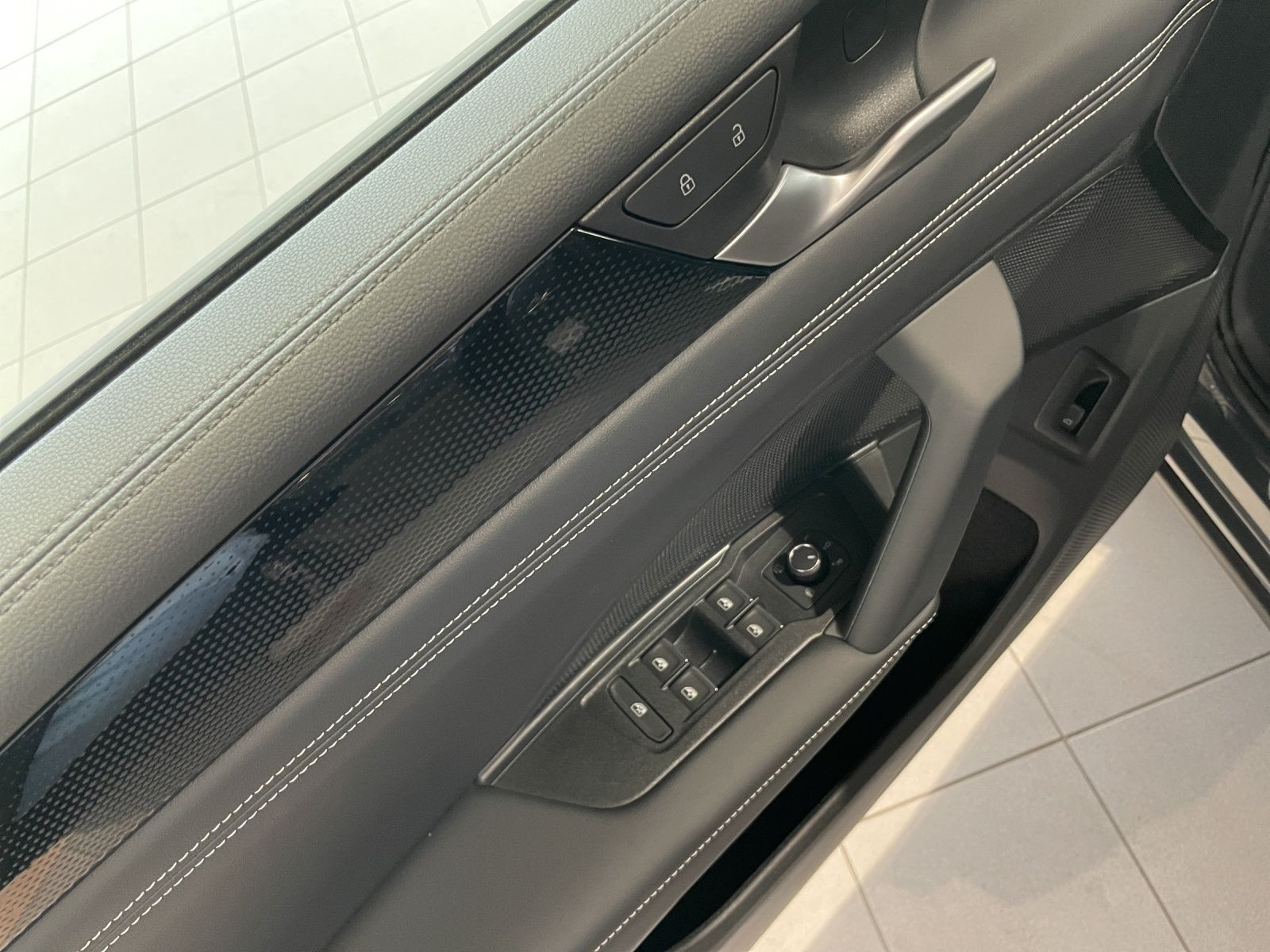 Volkswagen - Tiguan_11