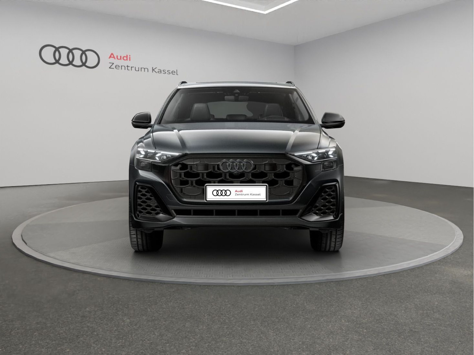 Audi - SQ8_7