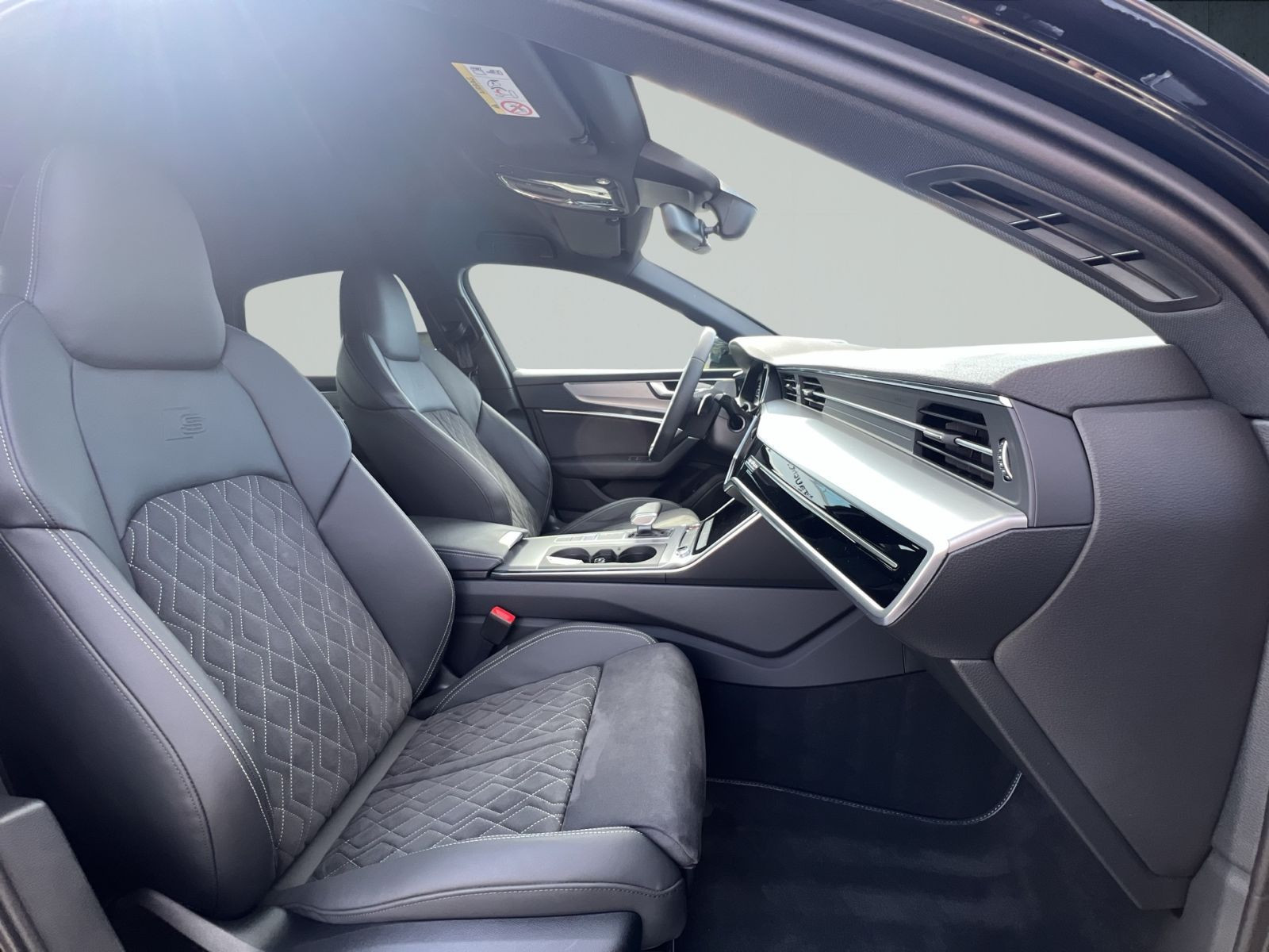 Audi - S6 Limousine_19