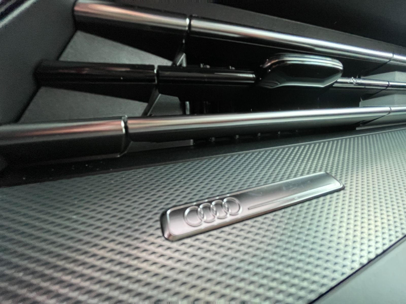 Audi - A3 Limousine_23