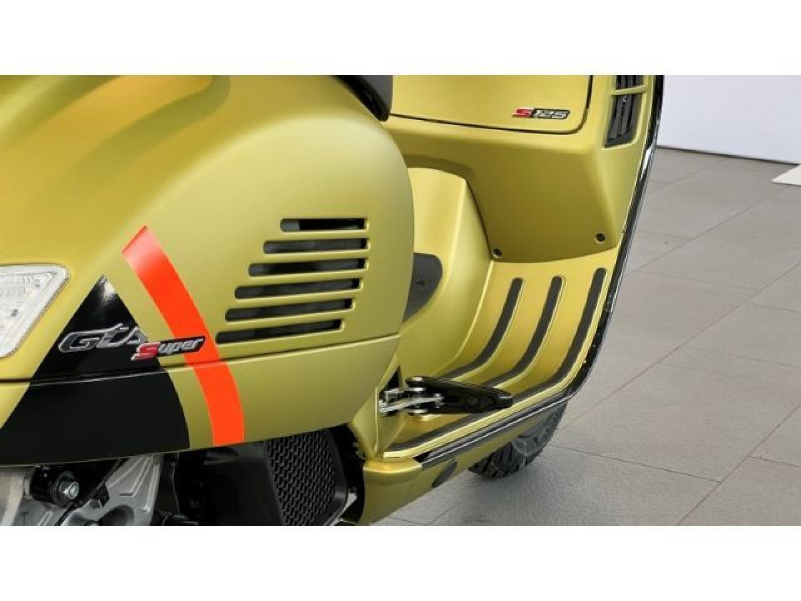 Piaggio - _16