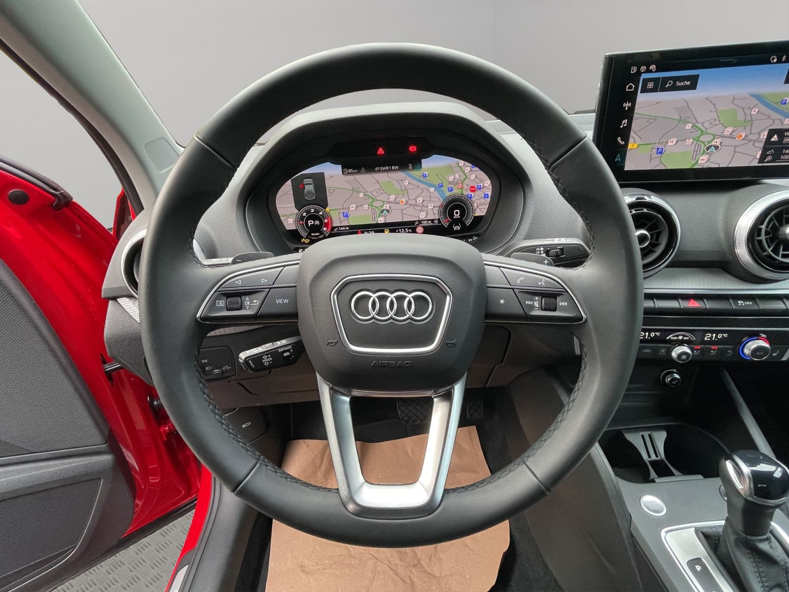 Audi - Q2_12