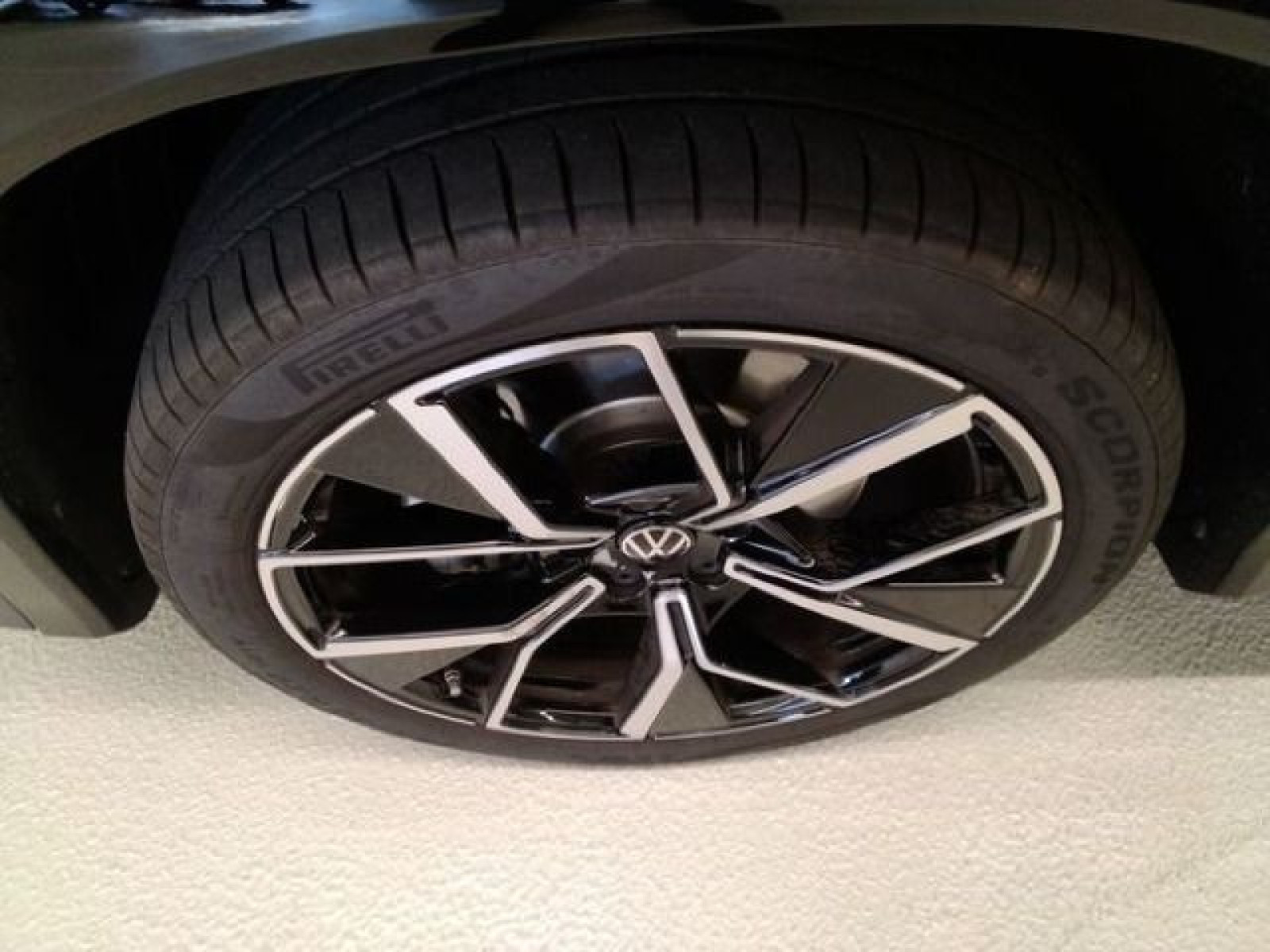 Volkswagen - Tayron_10