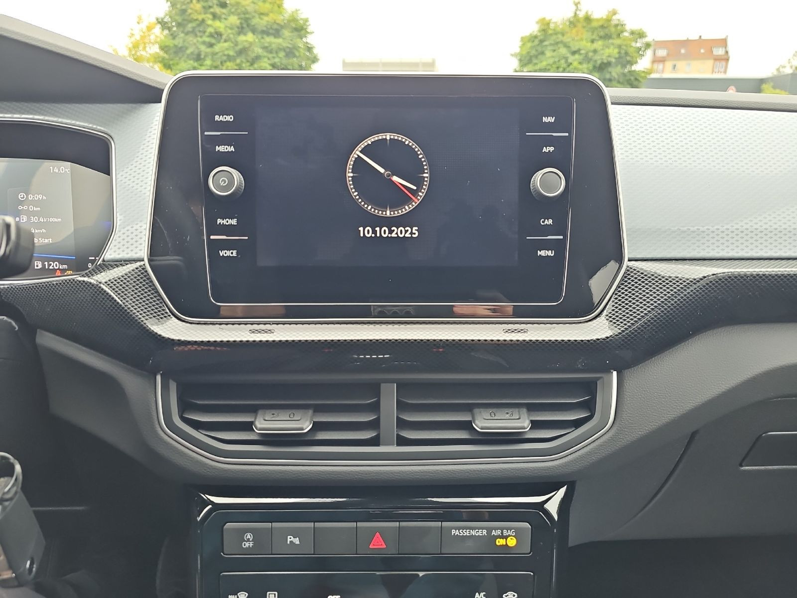 Volkswagen - T-Cross_12