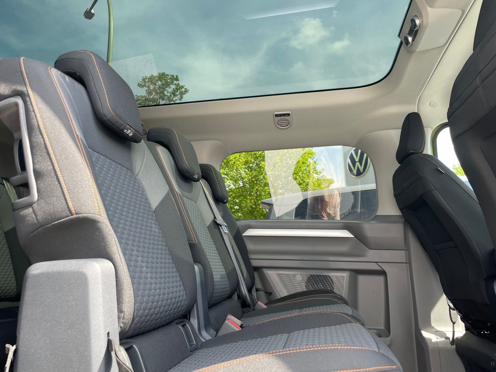 Volkswagen - Caravelle_13