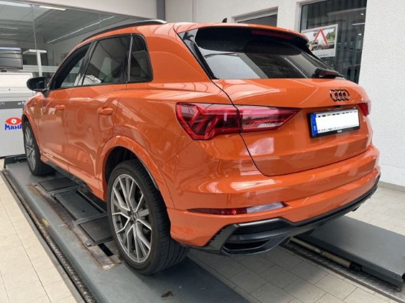 Audi - Q3_2