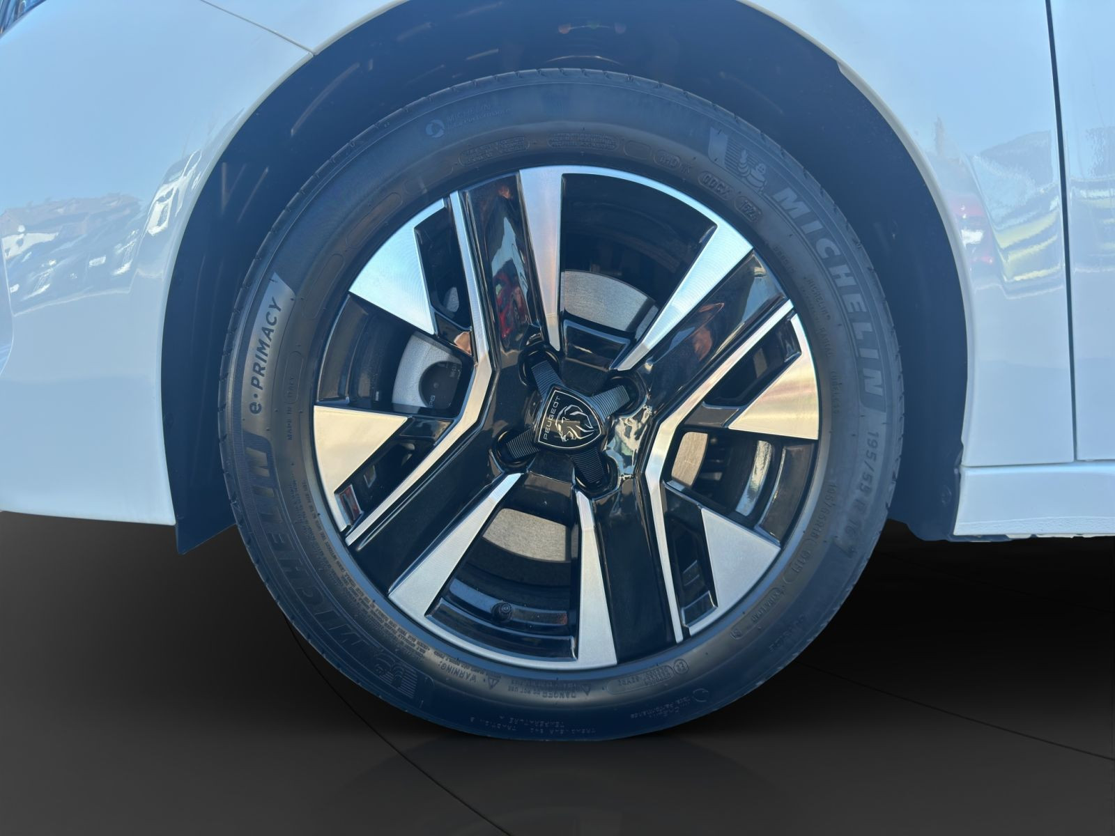 Peugeot - 208_11