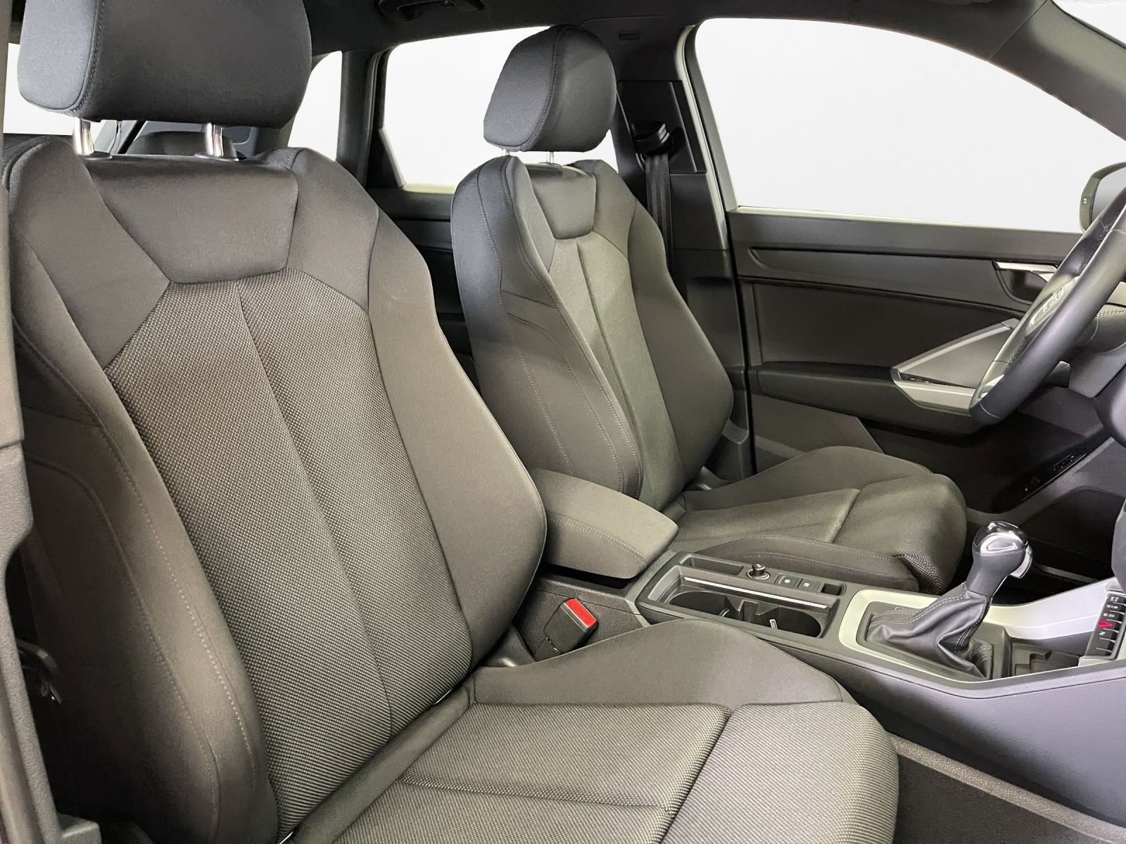 Audi - Q3_18