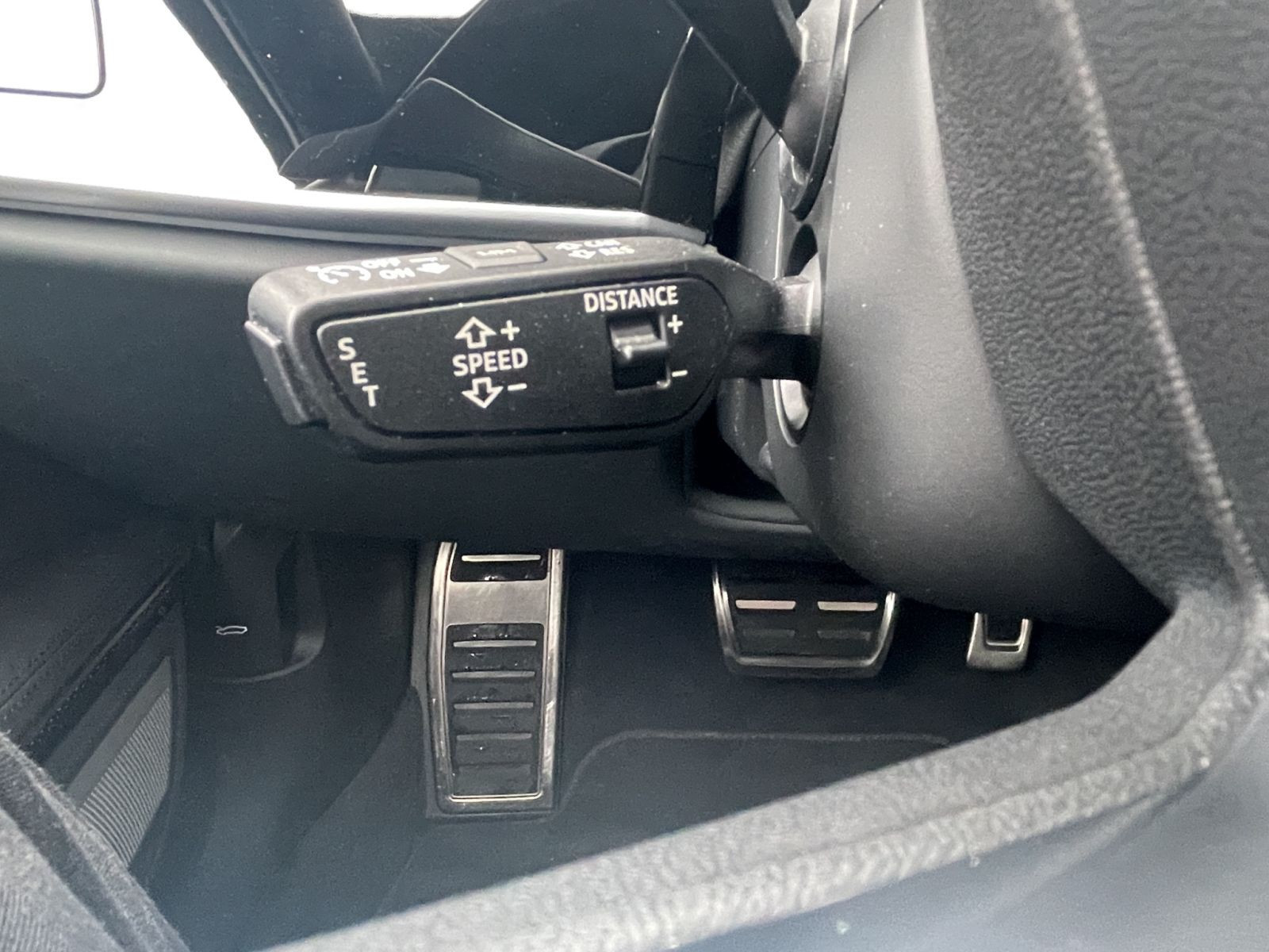 Audi - S8_24