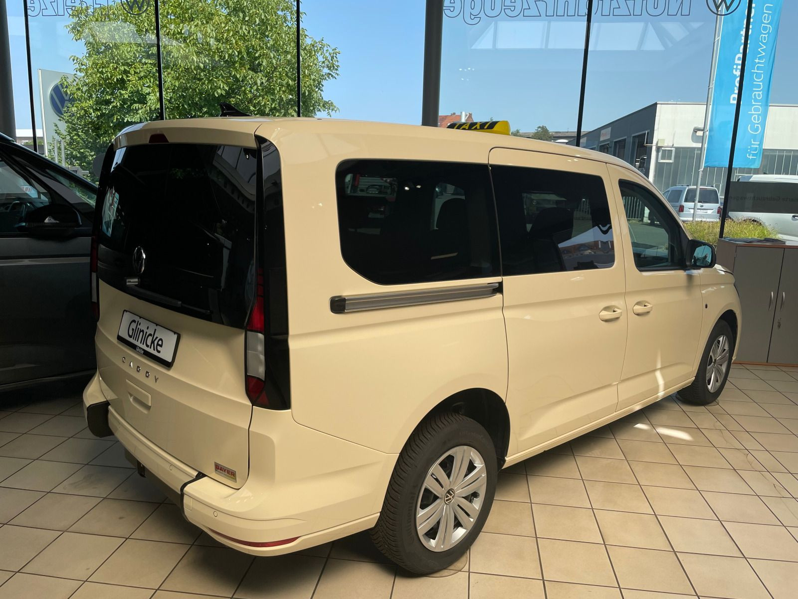 Volkswagen - Caddy Maxi_4