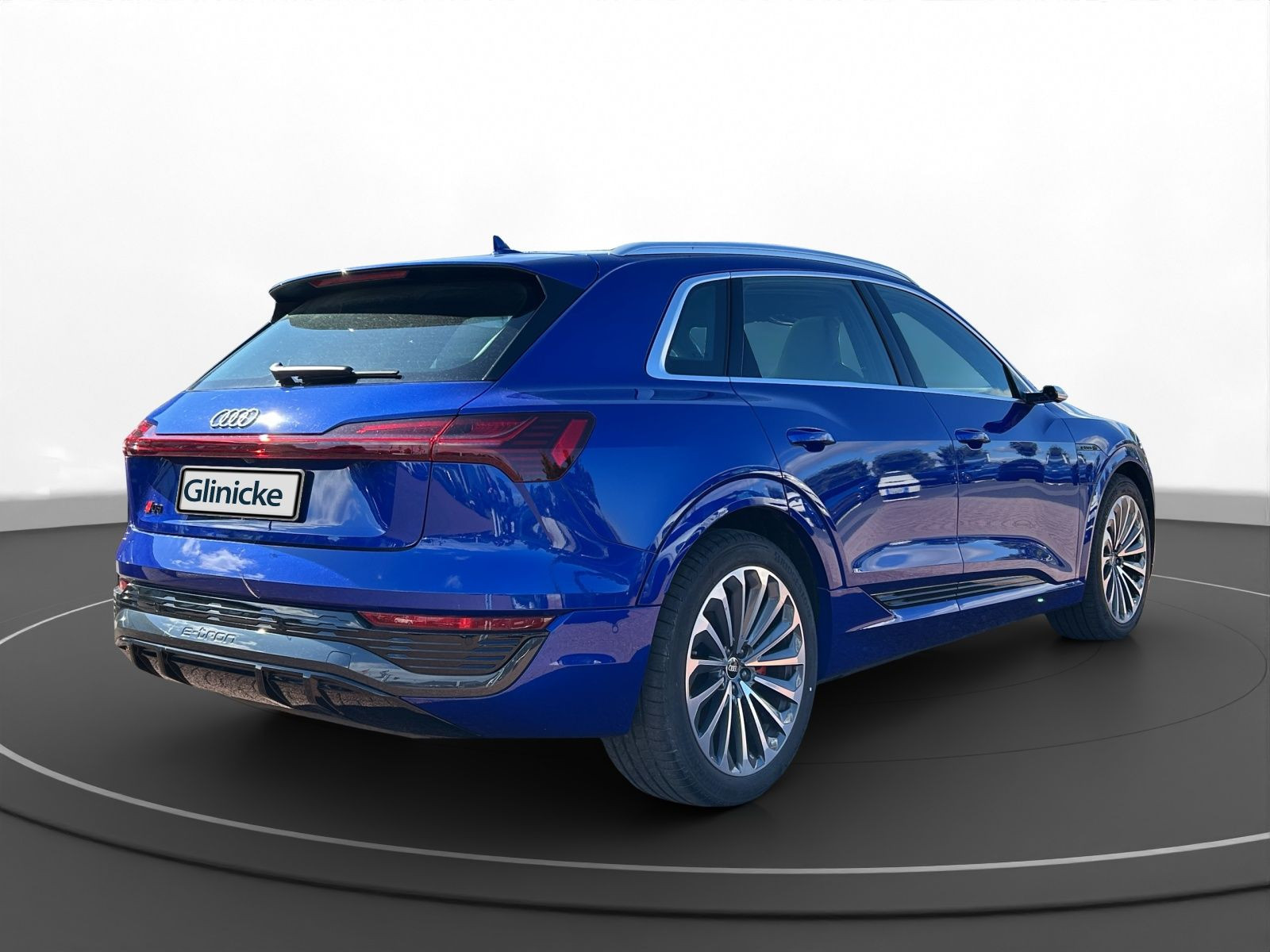 Audi - Q8 e-tron_13
