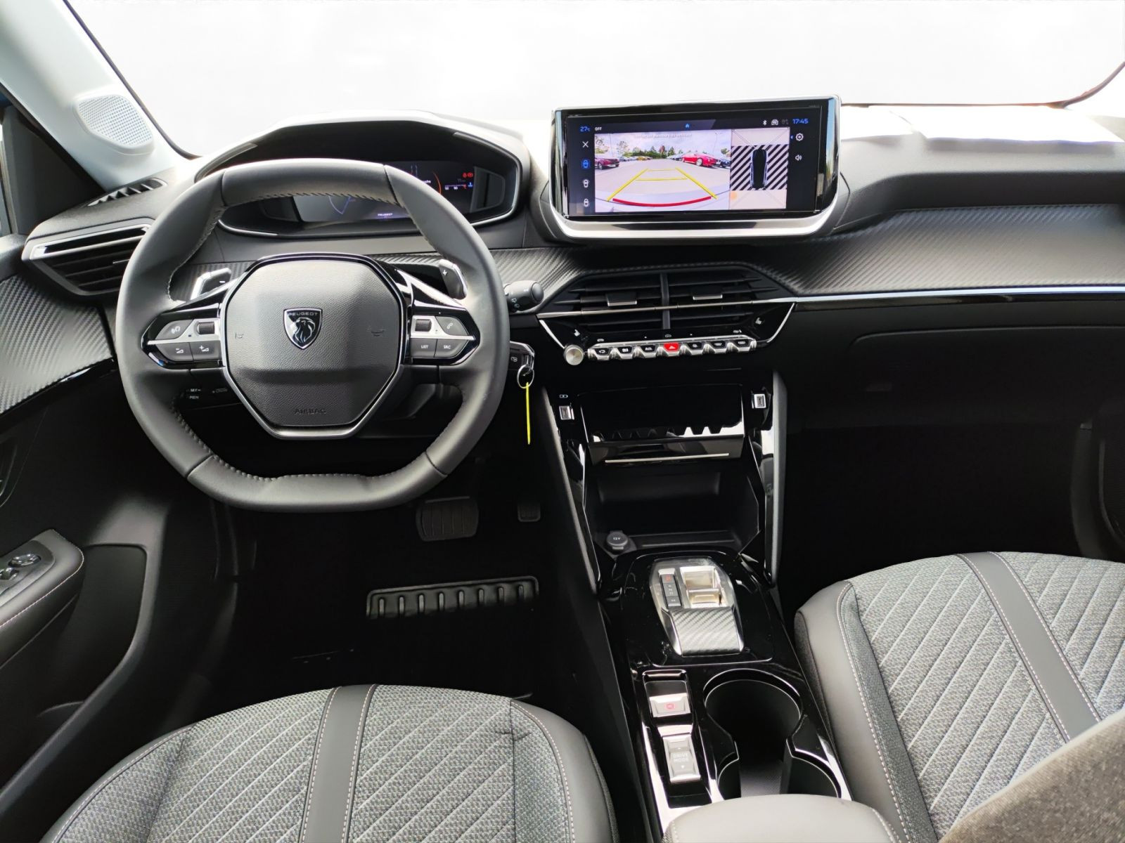 Peugeot - 208_10