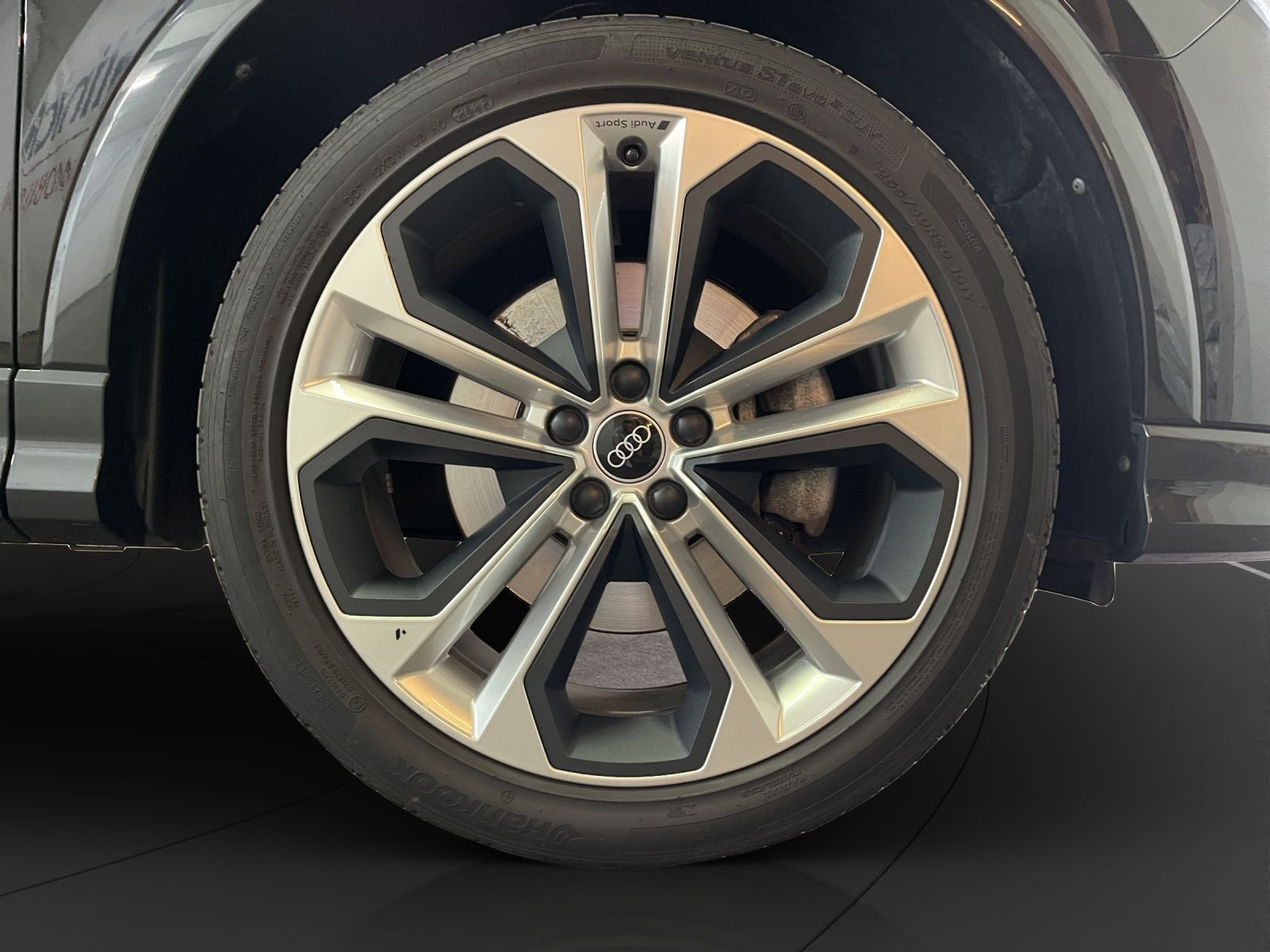 Audi - Q3_15