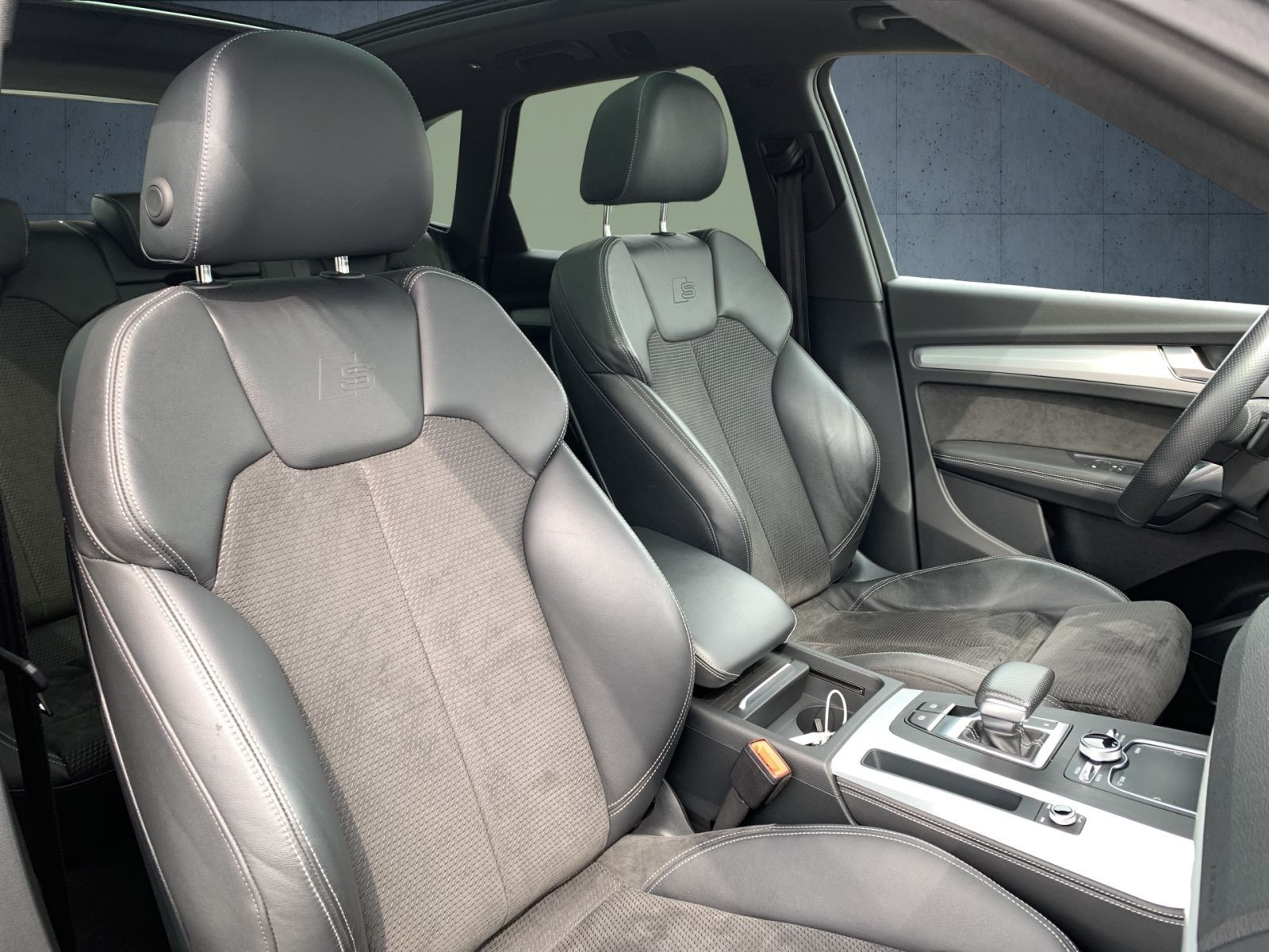 Audi - Q5_16