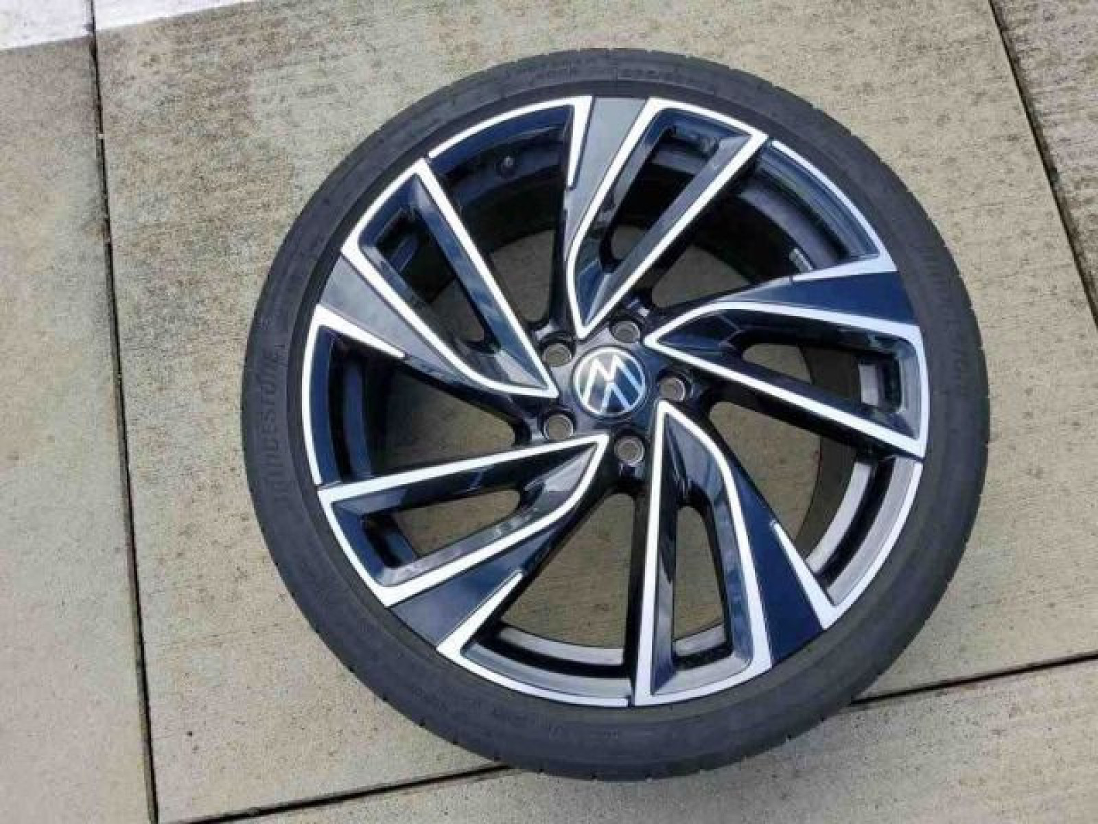 Volkswagen - Golf GTI_8