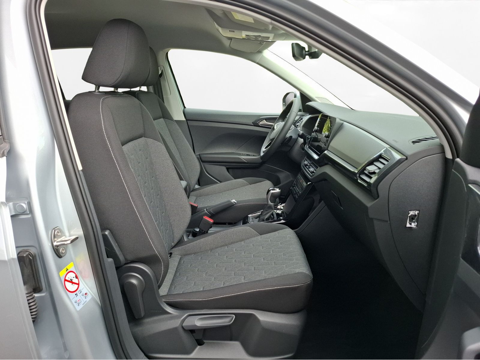 Volkswagen - T-Cross_12