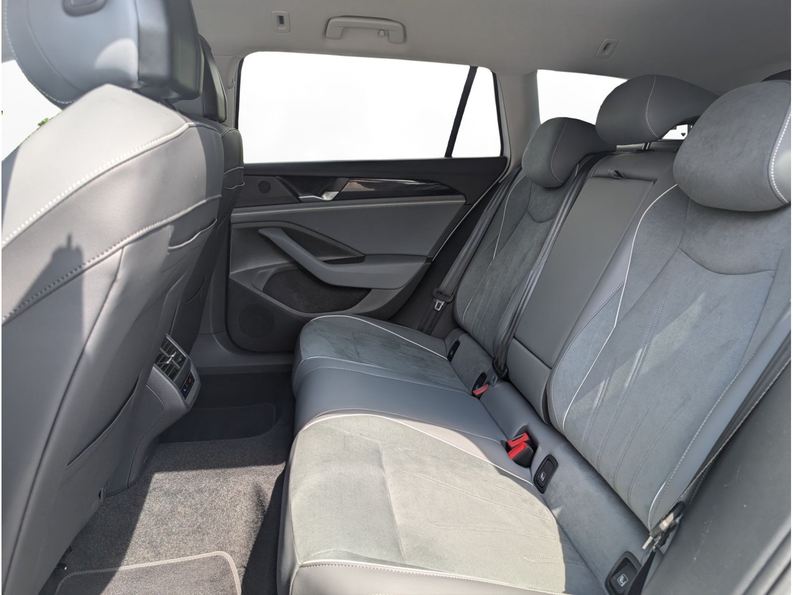 Volkswagen - Passat Variant_6