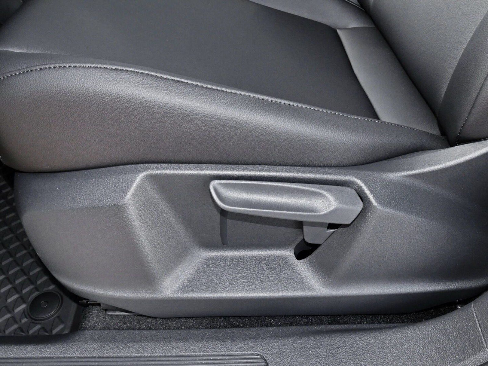 Volkswagen - Touran_12