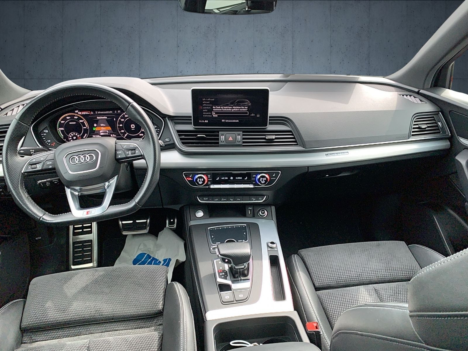 Audi - Q5_13